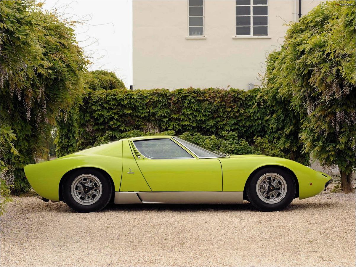 Легенда итальянского автопрома Lamborghini Miura