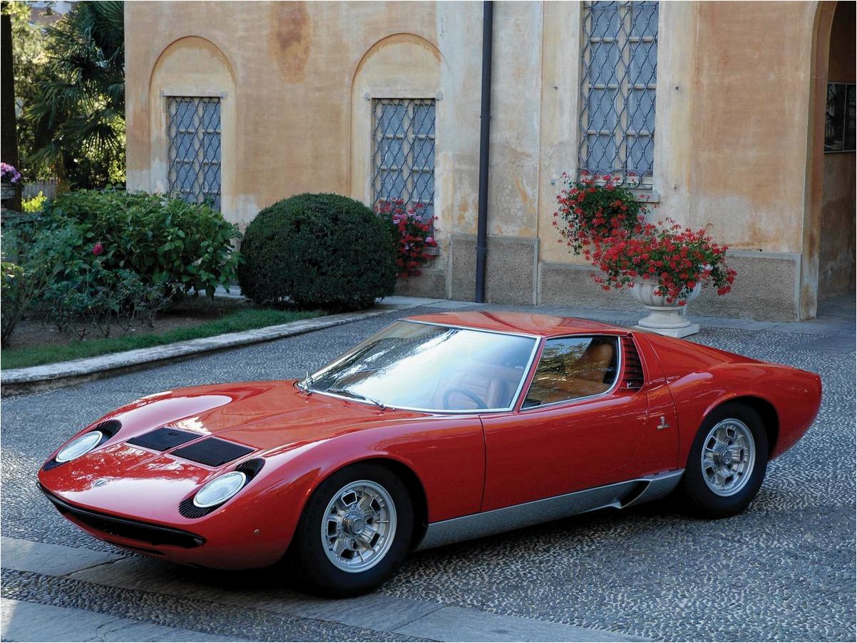 Легенда итальянского автопрома Lamborghini Miura